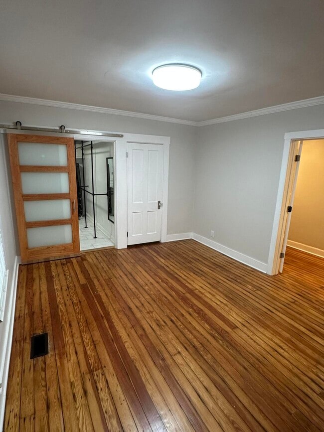 Building Photo - 313 Capital Ave