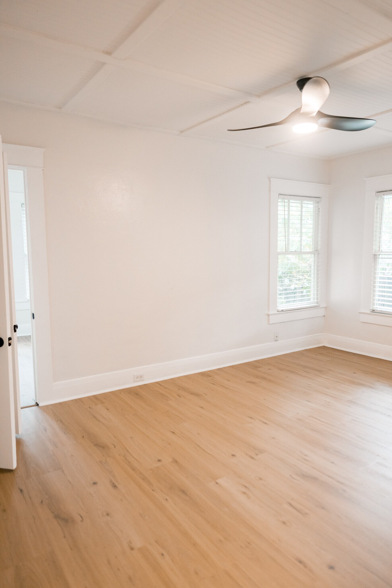 Building Photo - 902 W Columbus Dr