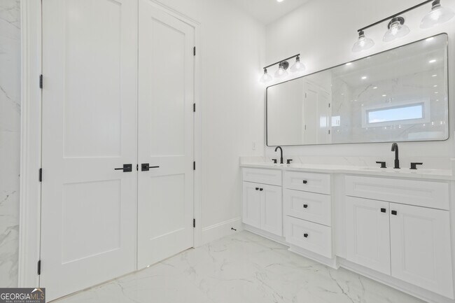 Building Photo - 1525 Tapestry Ridge SE