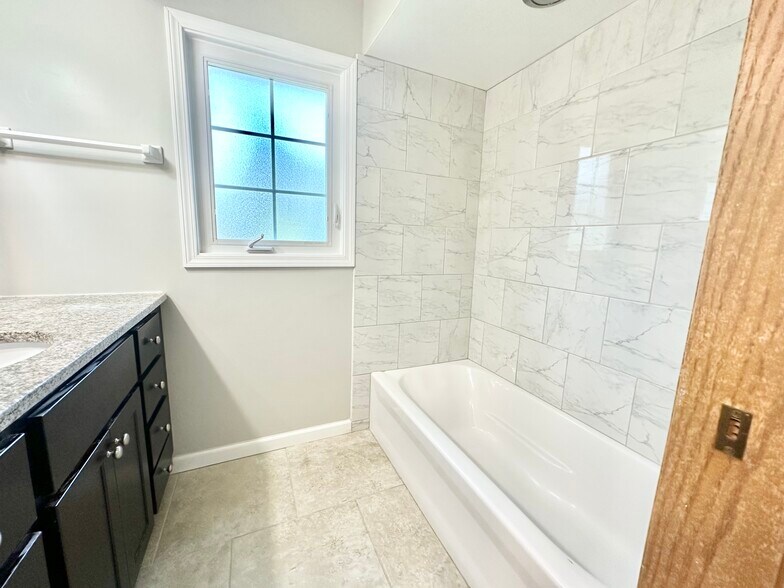 Building Photo - 3431 W Colette Ct