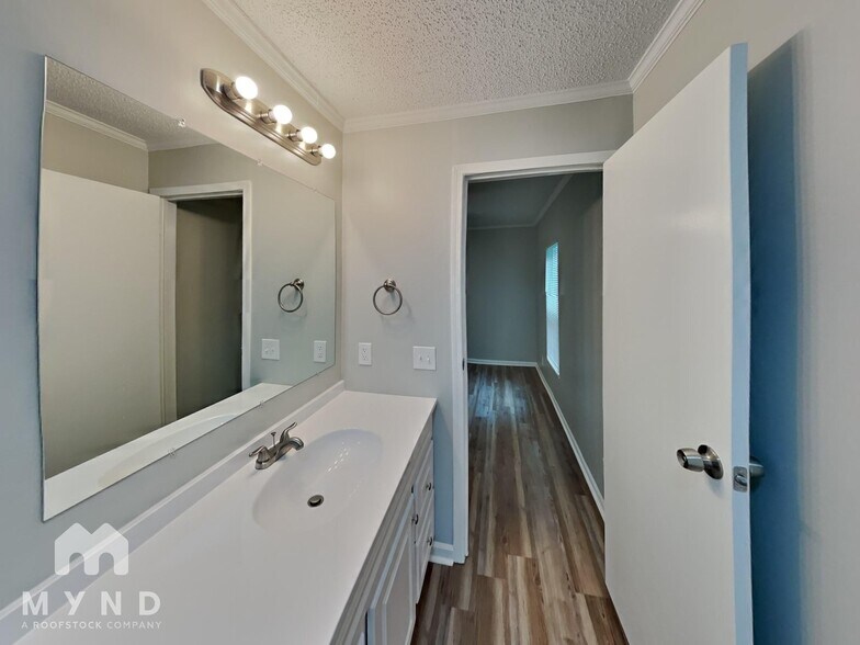 Building Photo - 214 Harrel St