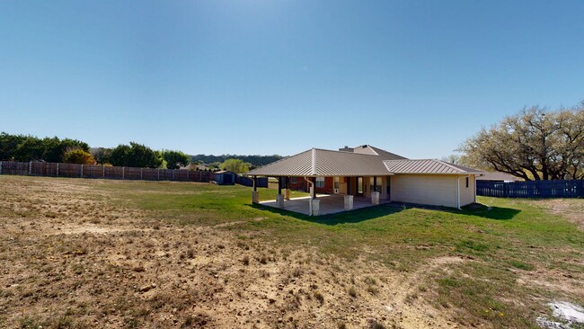 Building Photo - PRICE IMPROVEMENT ONLY $2,195 for OVER 1 A...
