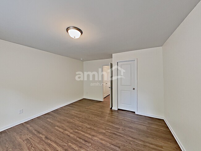 Building Photo - 504 Woodall Rd
