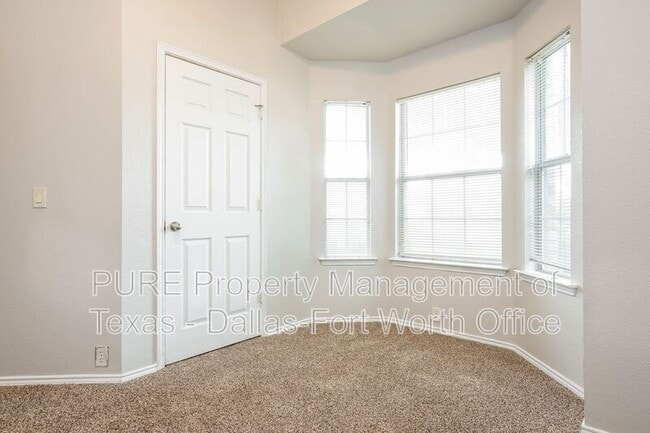 Building Photo - 1205 Mule Deer Dr
