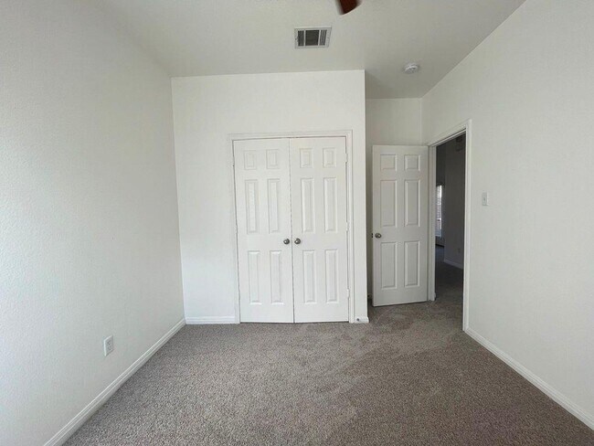 Building Photo - 128 Otono Loop