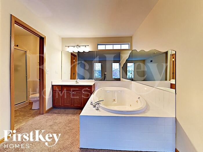 Building Photo - 751 Serendipity Dr