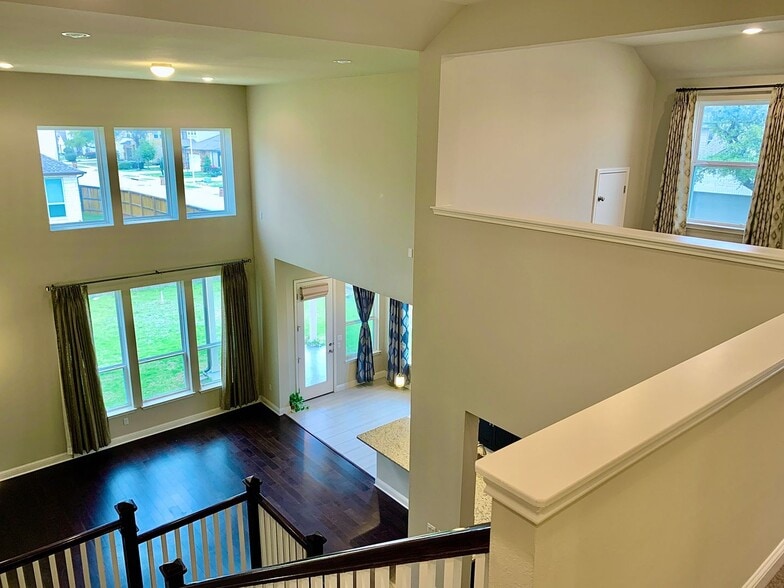 Building Photo - 15420 Iveans Way