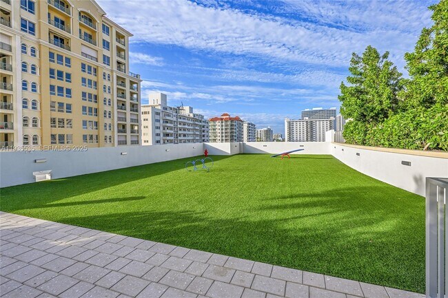 Building Photo - 151 N Seabreeze Blvd