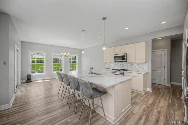 Building Photo - 46 Eagleview Dr