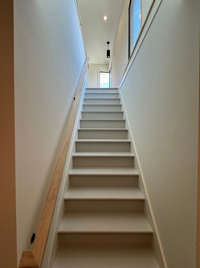 Building Photo - Vaulted Ceilings & Hardwood Floors in This Charming Indianapolis L