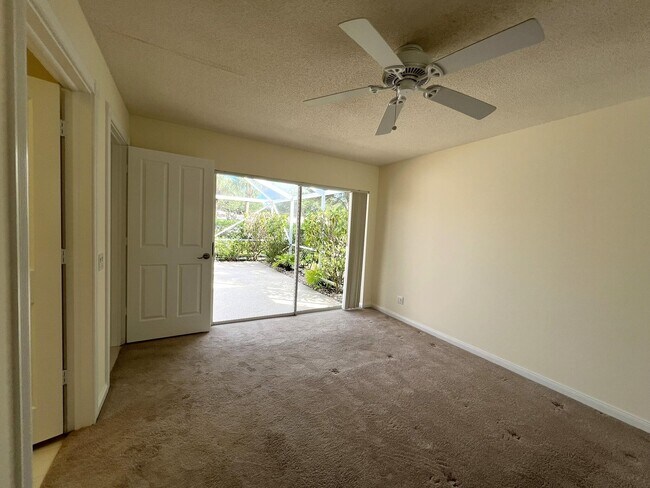 Building Photo - 6002 Red Oak Ct