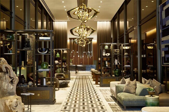 Building Photo - 1402 Elm St