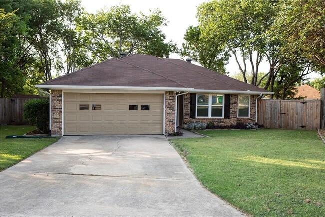Primary Photo - 1106 Lockridge-