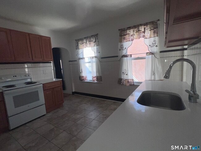 Building Photo - 805 Capitol Ave