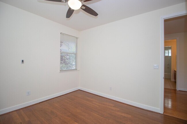 Building Photo - 4 Bedroom 3 Bathroom House | AMSI | Alexandr Metlinski