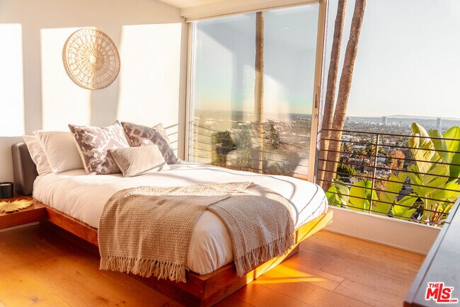 Building Photo - 7650 Curson Terrace