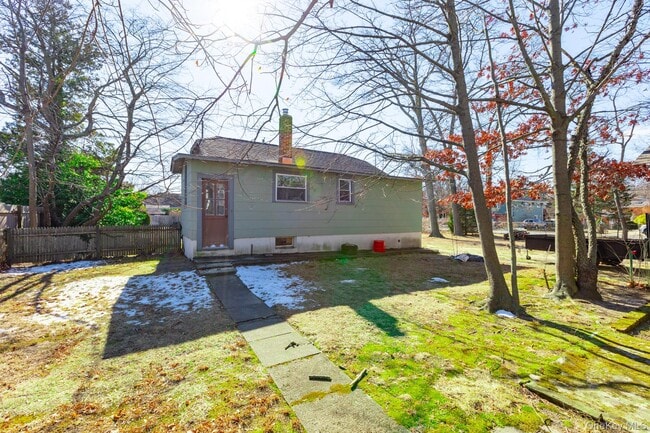 Building Photo - 160 Austin St