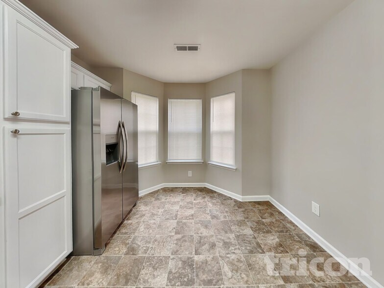 Building Photo - 7432 Hidden Creek Dr