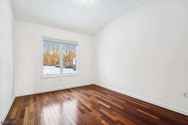 Building Photo - 282 South St