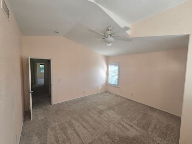 Building Photo - 4 Bedroom House in Penasquitos - 1 Bedroom/Bathroom Downstairs