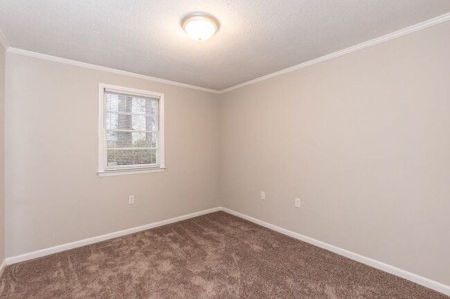 Building Photo - Beautiful Large Home in the Heart of Raleigh!