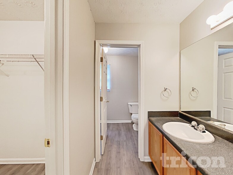 Building Photo - 1124 Patriot Cir