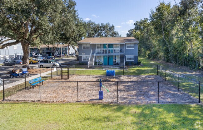 Dog Park - Lakewood Oaks