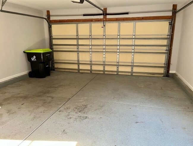 Building Photo - 4996 Southgate Pkwy