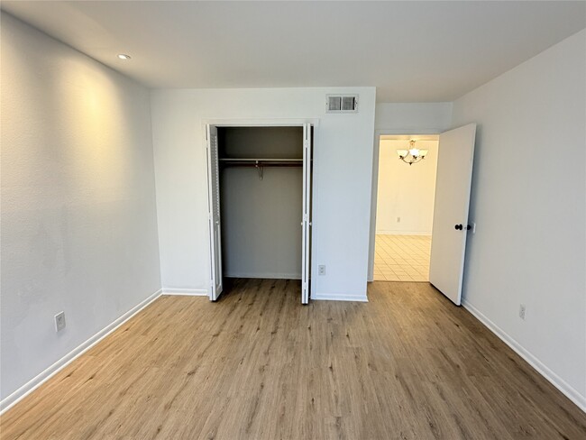 Building Photo - 8523 Hearth Dr