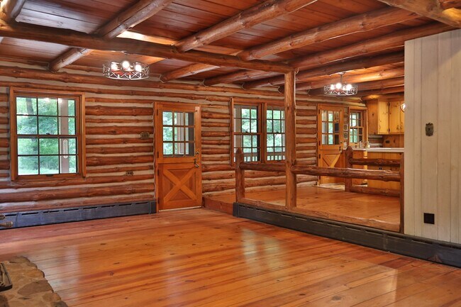 Building Photo - 980 Mine Rd