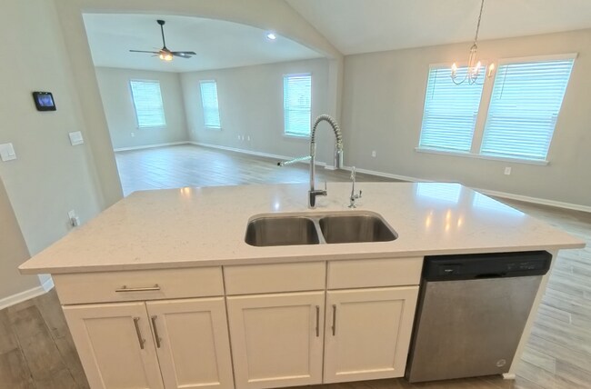 Building Photo - 70409 Winding River Dr