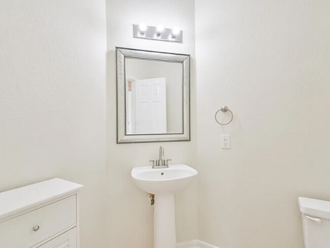 Building Photo - 2502 Bridge Hampton Way