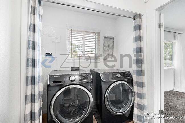 Building Photo - 9421 Feickert Dr