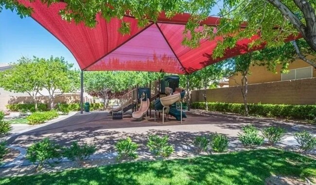 Building Photo - Stylish 3-Bedroom Home with Loft in Gated Community