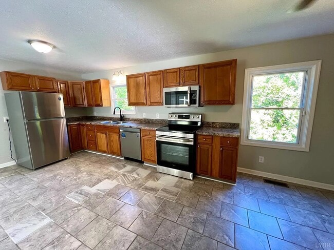 Building Photo - 207 V.E.S. Rd