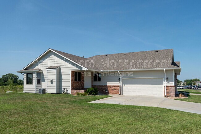 Building Photo - 711 Bristol Cir