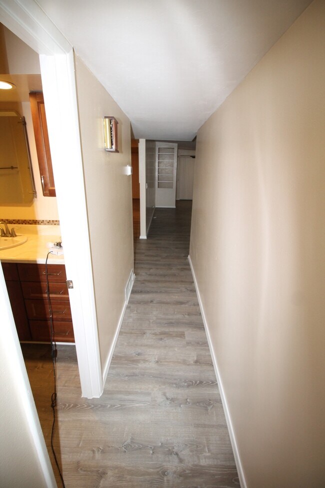 Building Photo - 7932 E Rosewood St