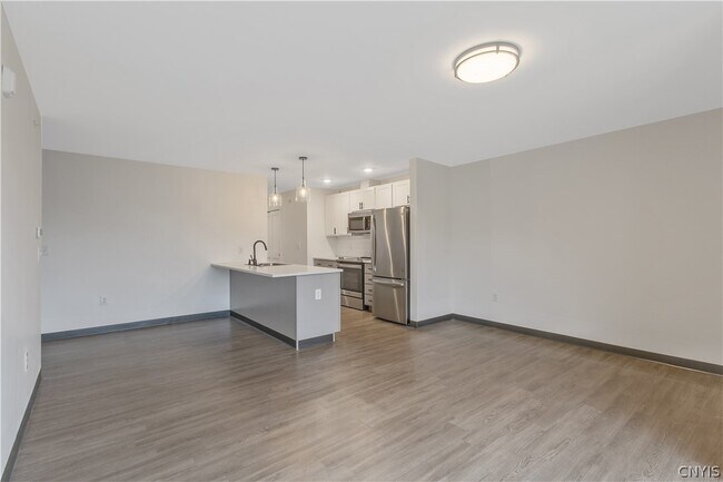 Building Photo - 15 Loso Dr