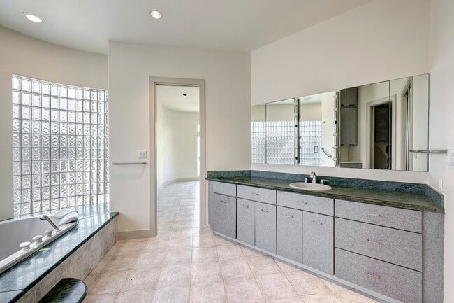 Building Photo - 5304 Braeburn Dr