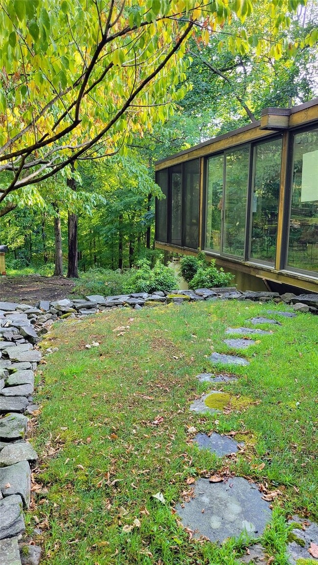 Building Photo - 51 Lake Celeste Dr