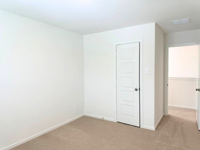 Building Photo - 16238 Parish Pointe Ct
