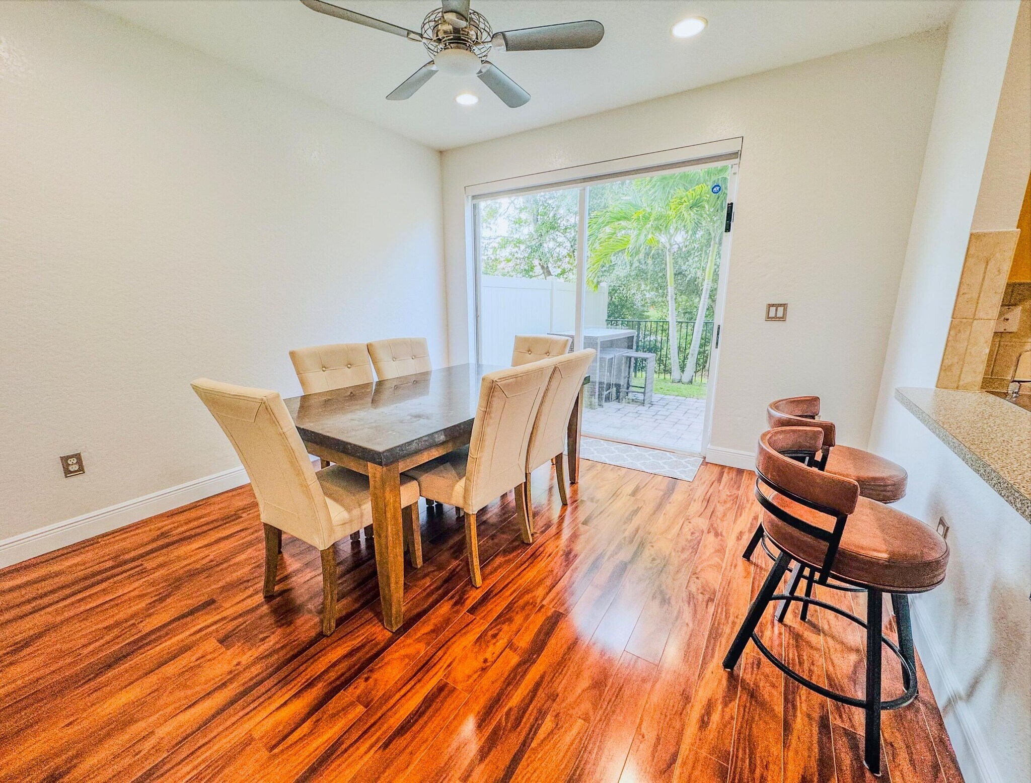 Building Photo - 255 Lake Monterey Cir