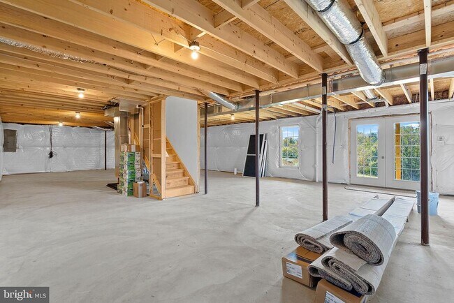 Building Photo - 100 Holiday Ct