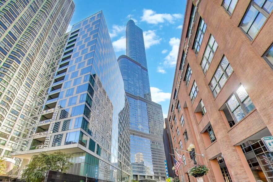 Building Photo - 401 N Wabash Ave