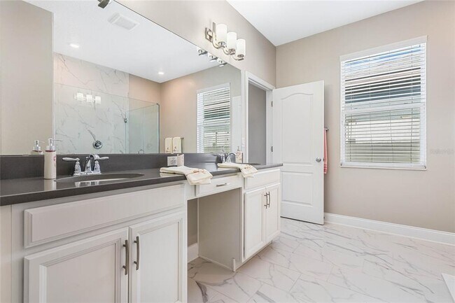 Building Photo - 3323 Puxton Dr