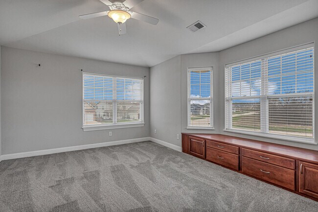 Building Photo - 4666 Sagewood Cir