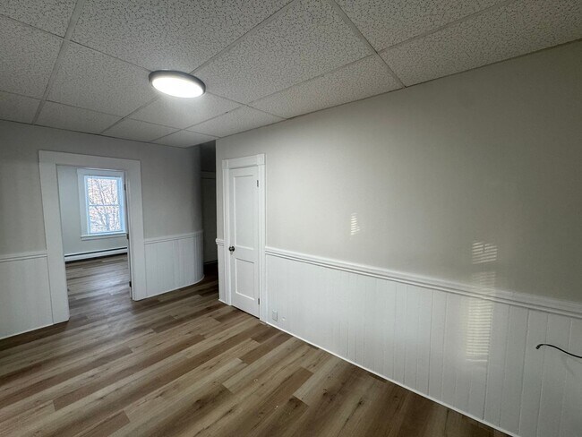 Building Photo - 16 Avon St