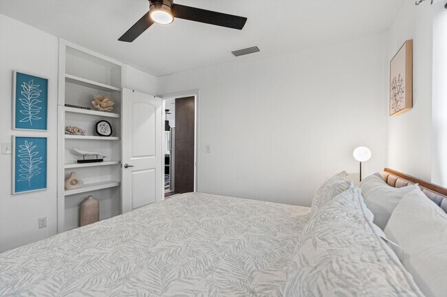 Building Photo - 9 3rd St