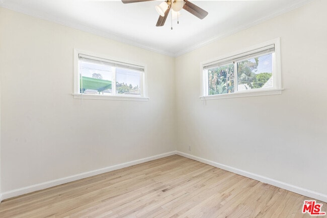Building Photo - 1720 1/2 N Ave 45