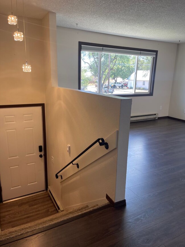 Building Photo - MP99- 1314-1316 W Chelan